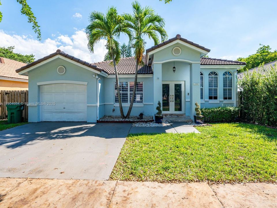 Recientemente alquilado: $3,200 (3 camas, 3 baños, 1574 Pies cuadrados)