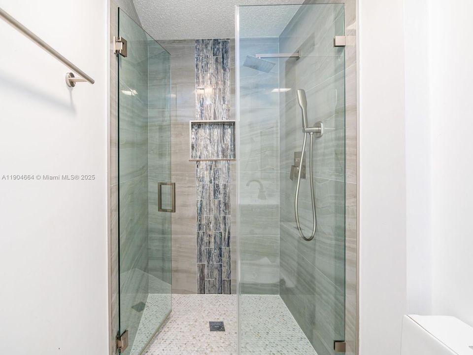 Recientemente alquilado: $3,200 (3 camas, 3 baños, 1574 Pies cuadrados)