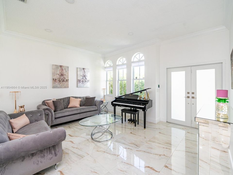 Recientemente alquilado: $3,200 (3 camas, 3 baños, 1574 Pies cuadrados)