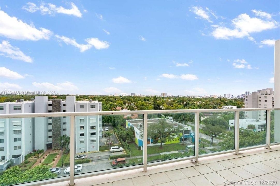 For Rent: $2,700 (1 beds, 1 baths, 694 Square Feet)