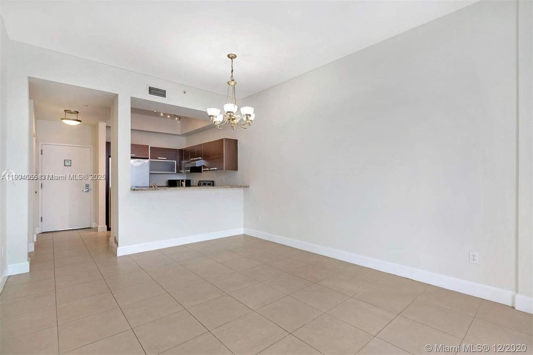 For Rent: $2,700 (1 beds, 1 baths, 694 Square Feet)