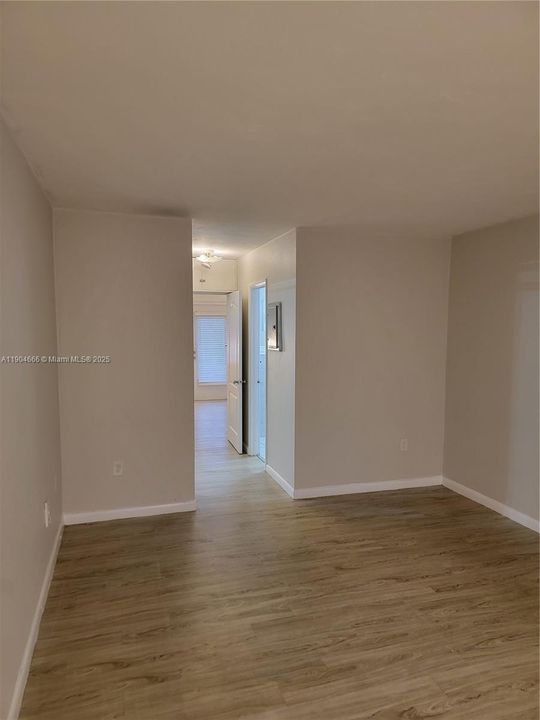 最近租的: $1,595 (1 贝兹, 1 浴室, 450 平方英尺)