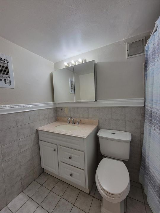 最近租的: $1,595 (1 贝兹, 1 浴室, 450 平方英尺)