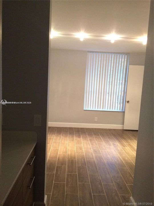 Active With Contract: $2,150 (2 beds, 2 baths, 965 Square Feet)