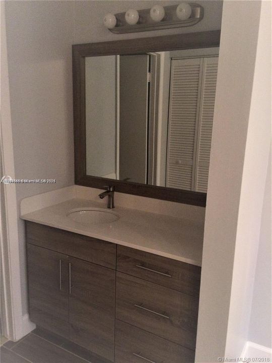 Active With Contract: $2,150 (2 beds, 2 baths, 965 Square Feet)