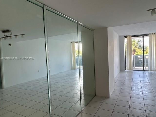 En Venta: $250,000 (2 camas, 2 baños, 1079 Pies cuadrados)