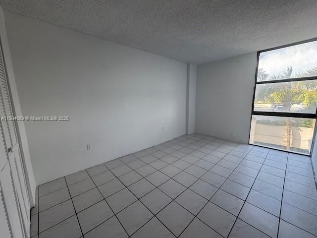 En Venta: $250,000 (2 camas, 2 baños, 1079 Pies cuadrados)