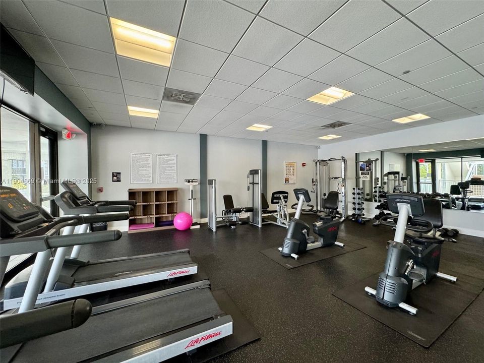 En Venta: $250,000 (2 camas, 2 baños, 1079 Pies cuadrados)