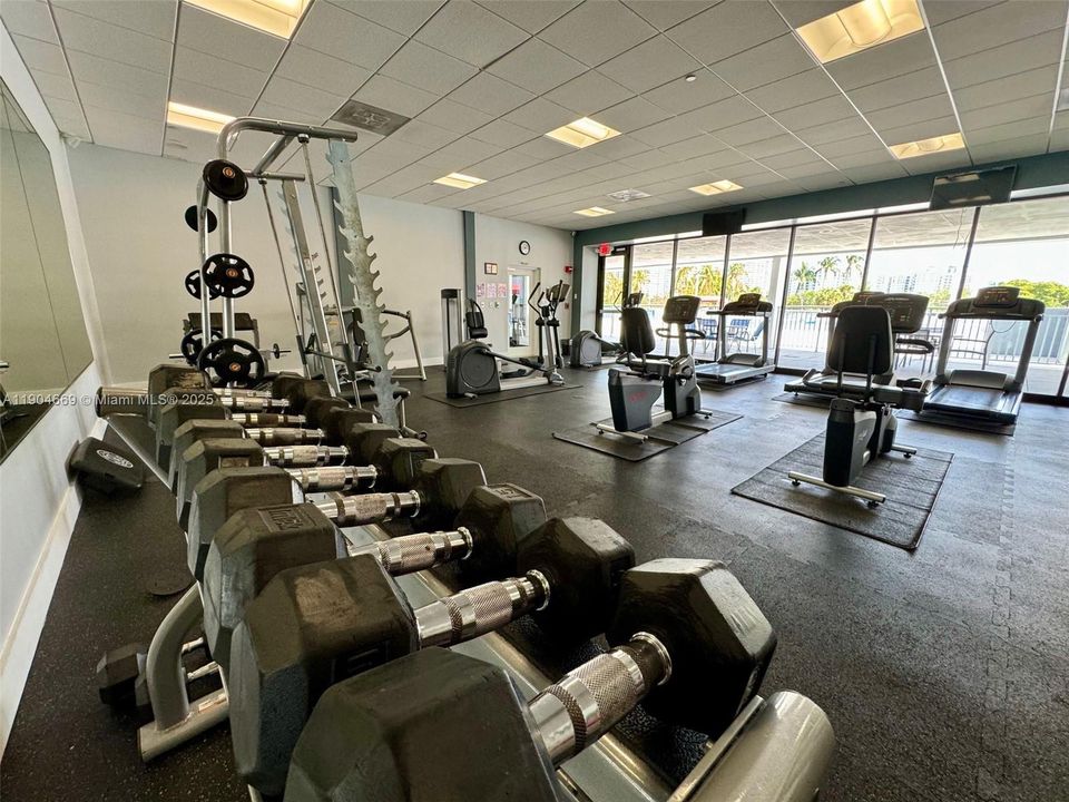 En Venta: $250,000 (2 camas, 2 baños, 1079 Pies cuadrados)