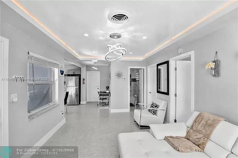 For Rent: $2,800 (3 beds, 1 baths, 1782 Square Feet)