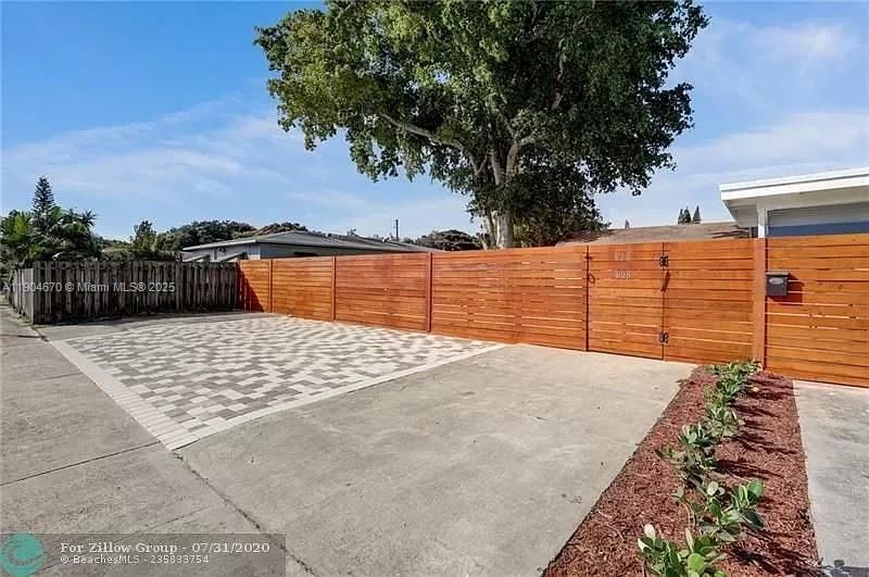 For Rent: $2,800 (3 beds, 1 baths, 1782 Square Feet)