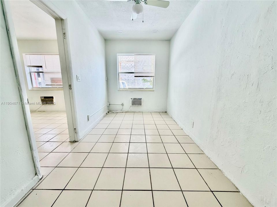 Recently Rented: $1,400 (1 beds, 1 baths, 450 Square Feet)