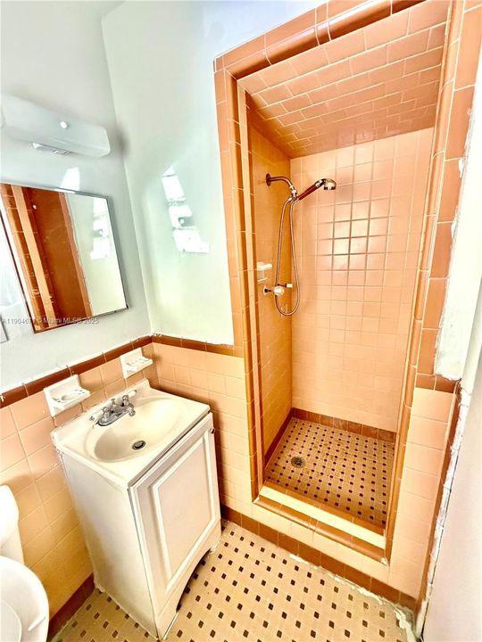 Recently Rented: $1,400 (1 beds, 1 baths, 450 Square Feet)