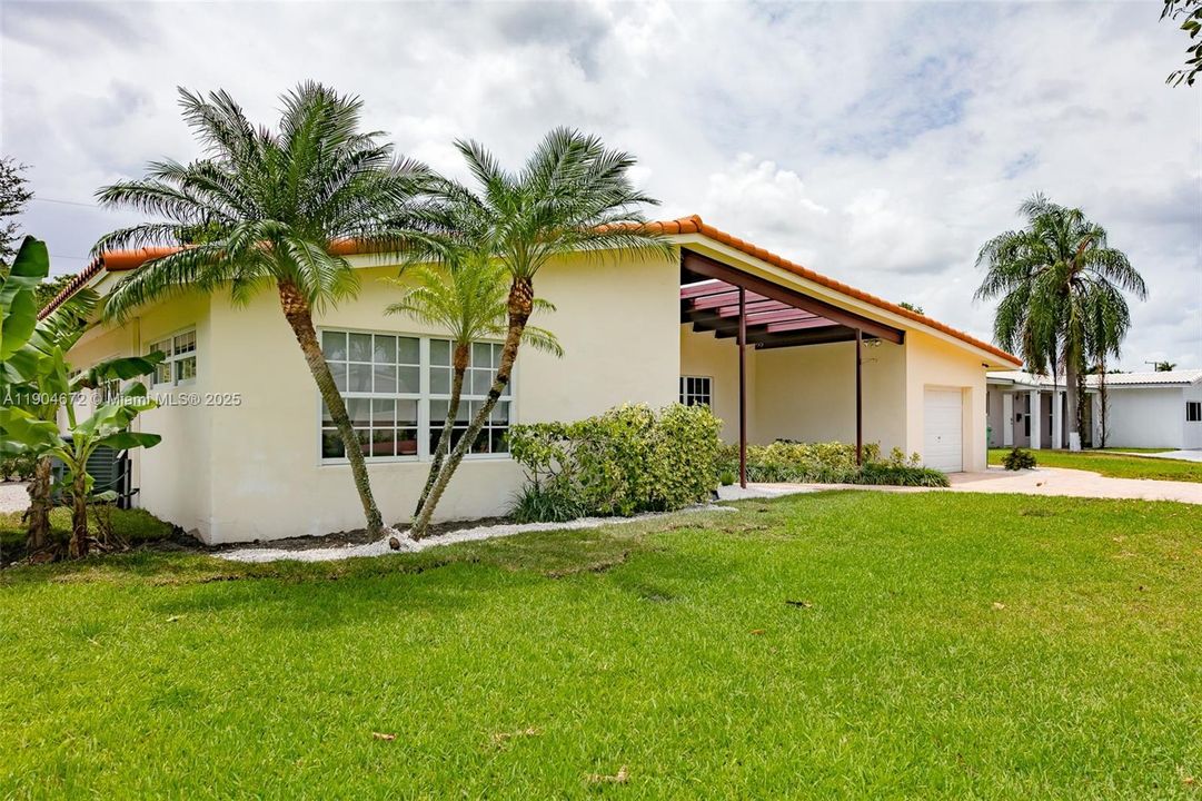 Recently Rented: $4,500 (3 beds, 2 baths, 1799 Square Feet)