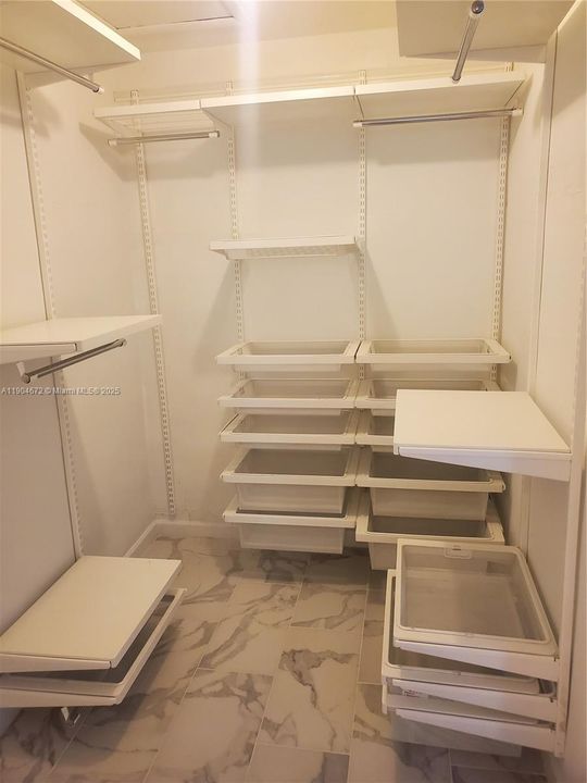 Recently Rented: $4,500 (3 beds, 2 baths, 1799 Square Feet)