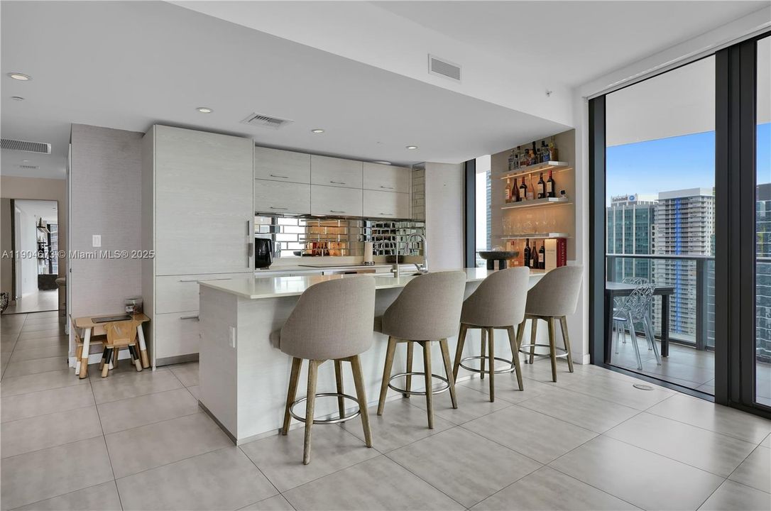 Recently Rented: $6,000 (3 beds, 2 baths, 1281 Square Feet)