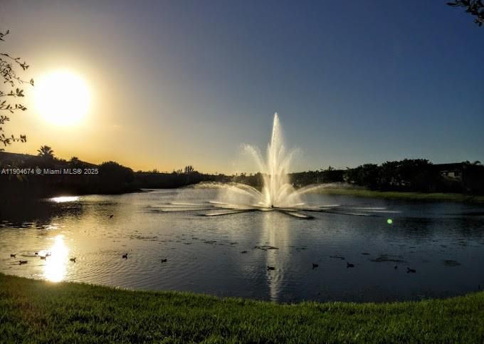 Active With Contract: $2,500 (4 beds, 3 baths, 1423 Square Feet)