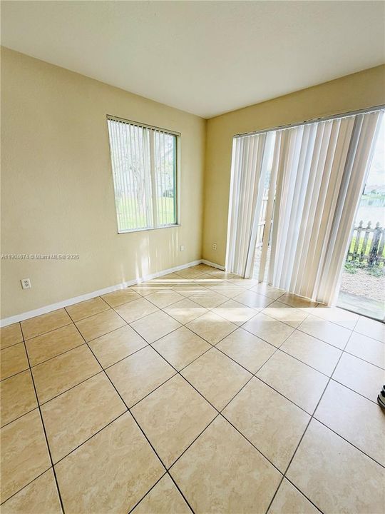 Active With Contract: $2,500 (4 beds, 3 baths, 1423 Square Feet)