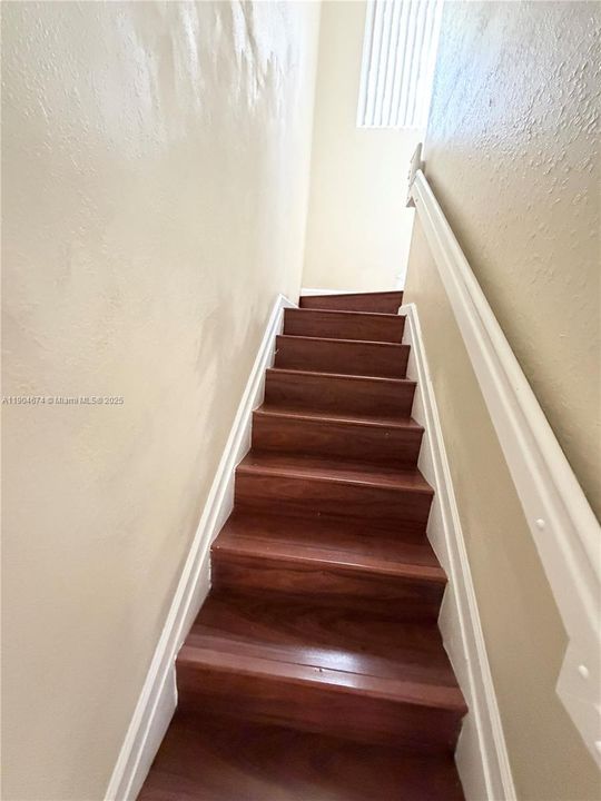 Active With Contract: $2,500 (4 beds, 3 baths, 1423 Square Feet)