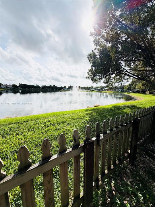 Active With Contract: $2,500 (4 beds, 3 baths, 1423 Square Feet)