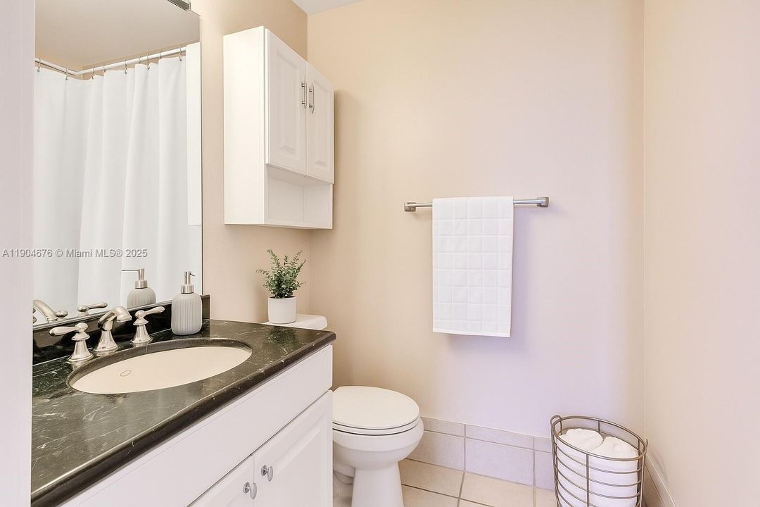 For Sale: $429,900 (2 beds, 2 baths, 1008 Square Feet)