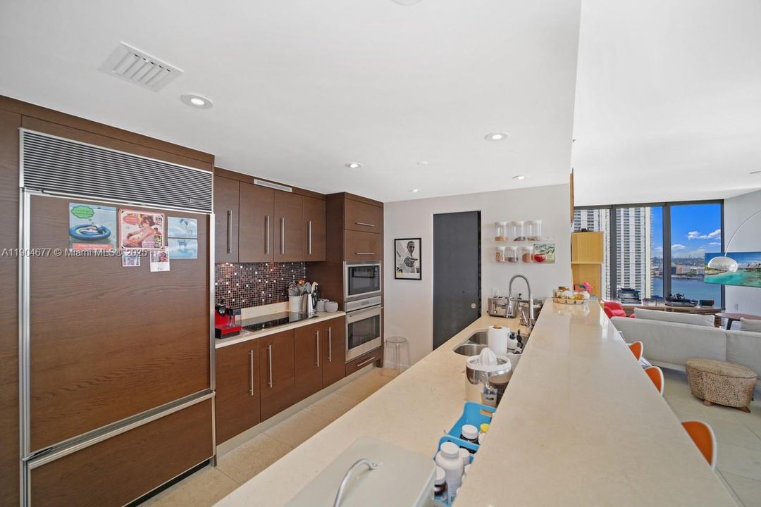 For Rent: $6,950 (3 beds, 2 baths, 2040 Square Feet)