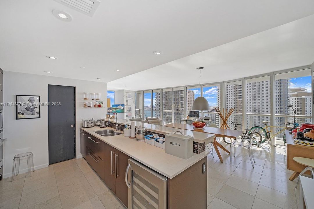 For Rent: $6,950 (3 beds, 2 baths, 2040 Square Feet)