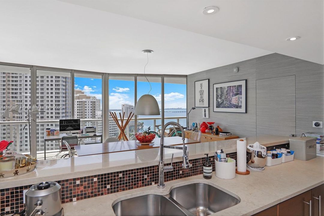 For Rent: $6,950 (3 beds, 2 baths, 2040 Square Feet)