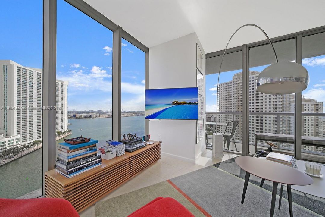 For Rent: $6,950 (3 beds, 2 baths, 2040 Square Feet)