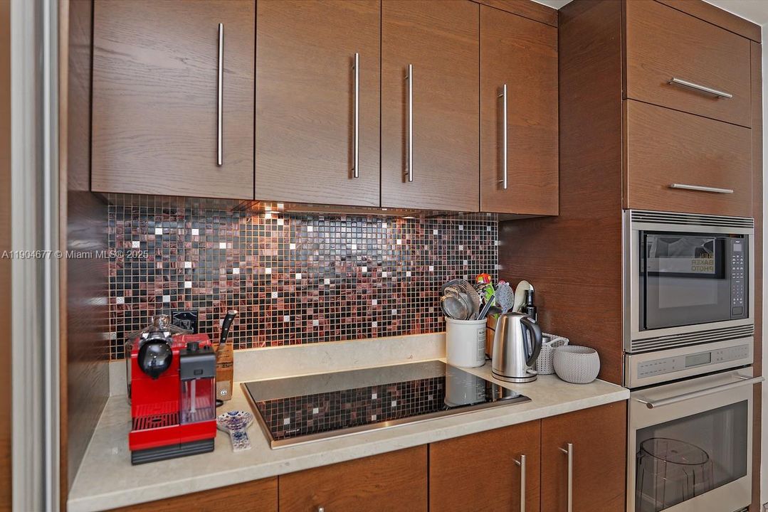 For Rent: $6,950 (3 beds, 2 baths, 2040 Square Feet)