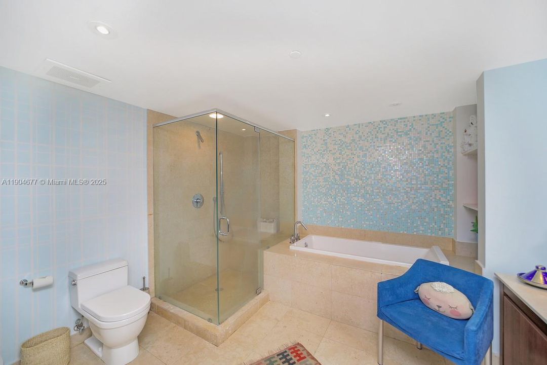 For Rent: $6,950 (3 beds, 2 baths, 2040 Square Feet)