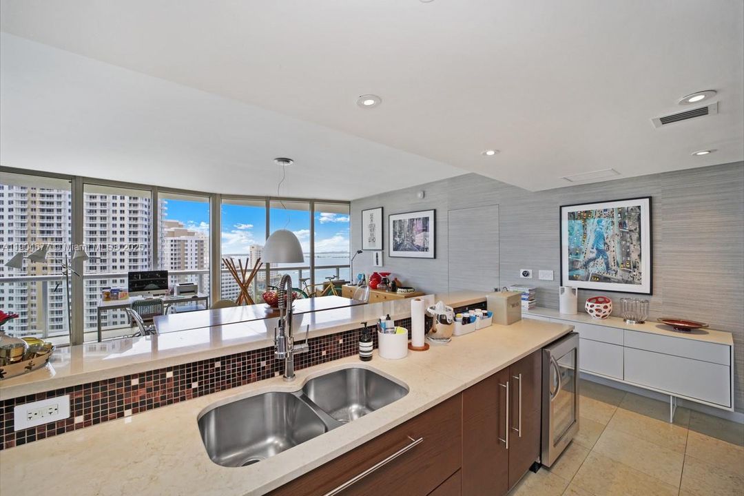 For Rent: $6,950 (3 beds, 2 baths, 2040 Square Feet)