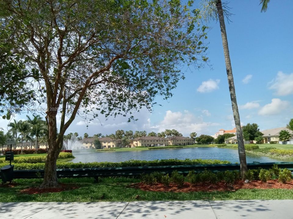 For Rent: $2,195 (2 beds, 2 baths, 1057 Square Feet)