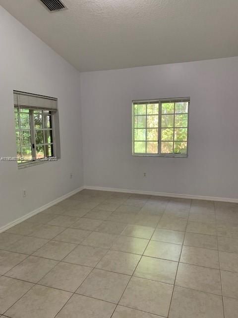 For Rent: $2,195 (2 beds, 2 baths, 1057 Square Feet)