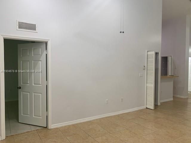 For Rent: $2,195 (2 beds, 2 baths, 1057 Square Feet)