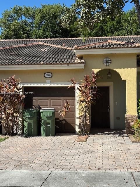 For Rent: $2,195 (2 beds, 2 baths, 1057 Square Feet)