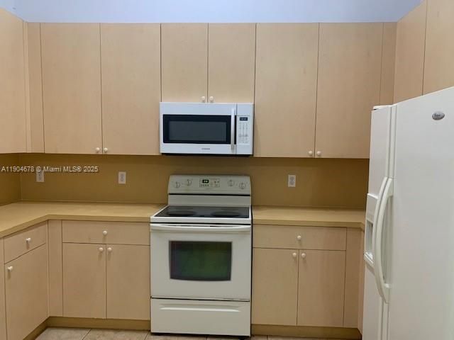 For Rent: $2,195 (2 beds, 2 baths, 1057 Square Feet)