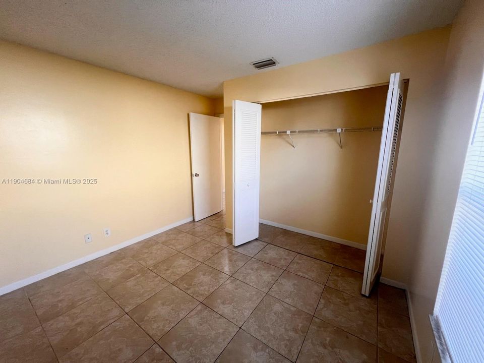 For Rent: $2,350 (3 beds, 2 baths, 1110 Square Feet)