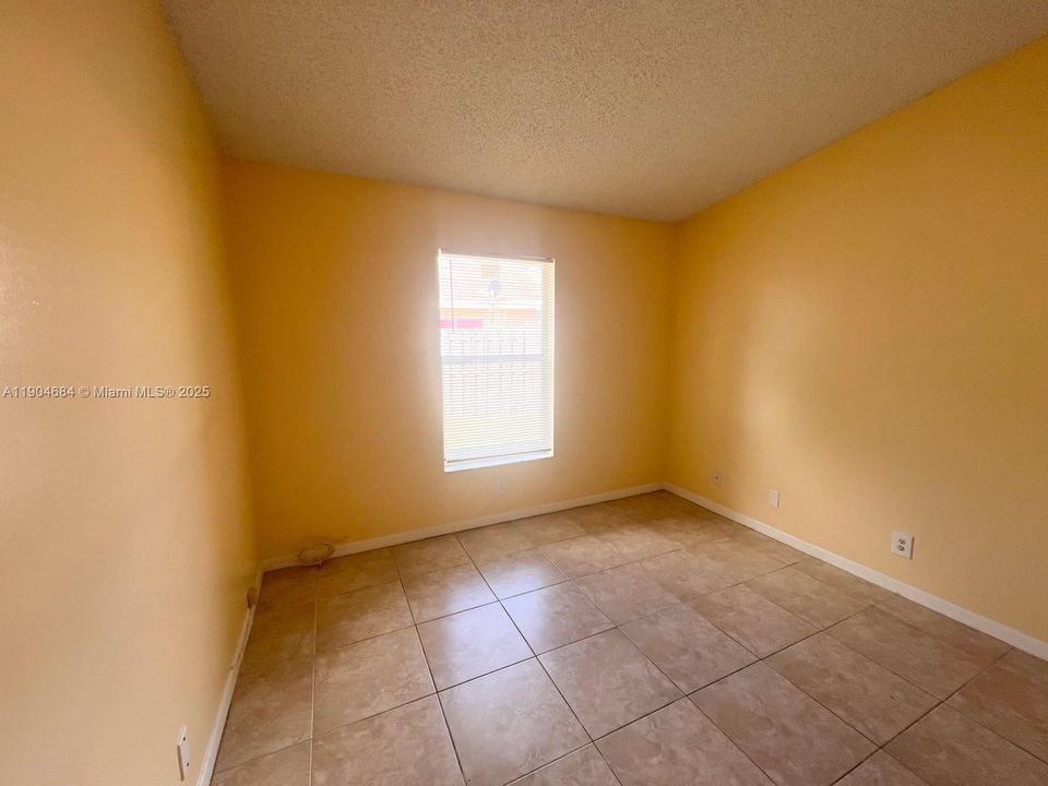 For Rent: $2,350 (3 beds, 2 baths, 1110 Square Feet)