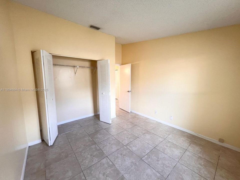 For Rent: $2,350 (3 beds, 2 baths, 1110 Square Feet)