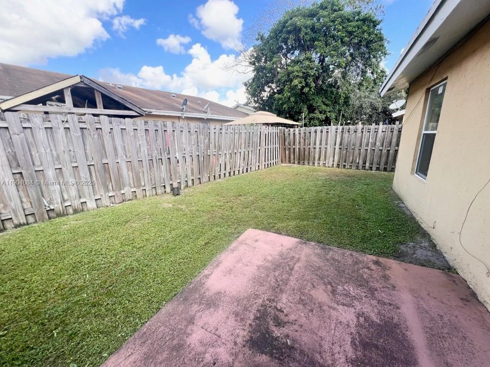 For Rent: $2,350 (3 beds, 2 baths, 1110 Square Feet)