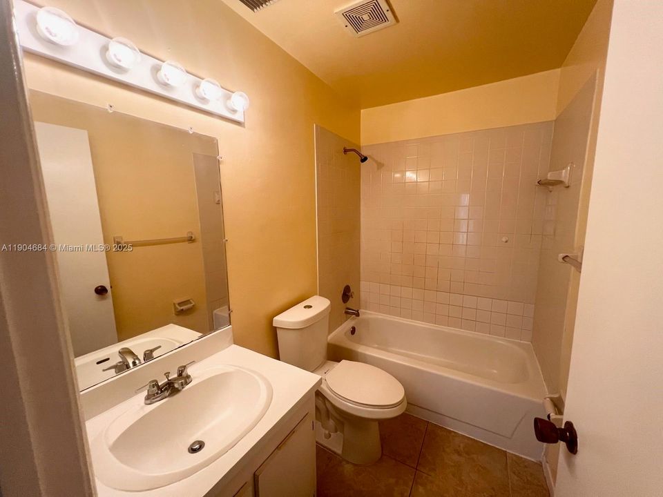 For Rent: $2,350 (3 beds, 2 baths, 1110 Square Feet)