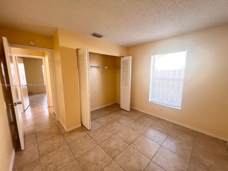 For Rent: $2,350 (3 beds, 2 baths, 1110 Square Feet)