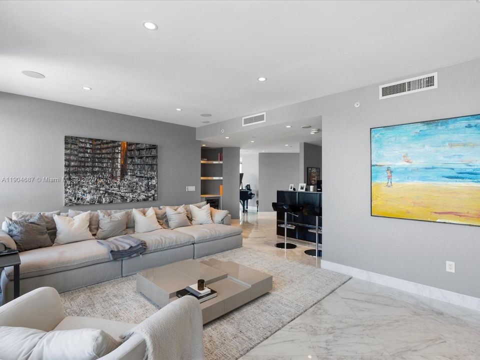 For Rent: $30,000 (3 beds, 3 baths, 4470 Square Feet)