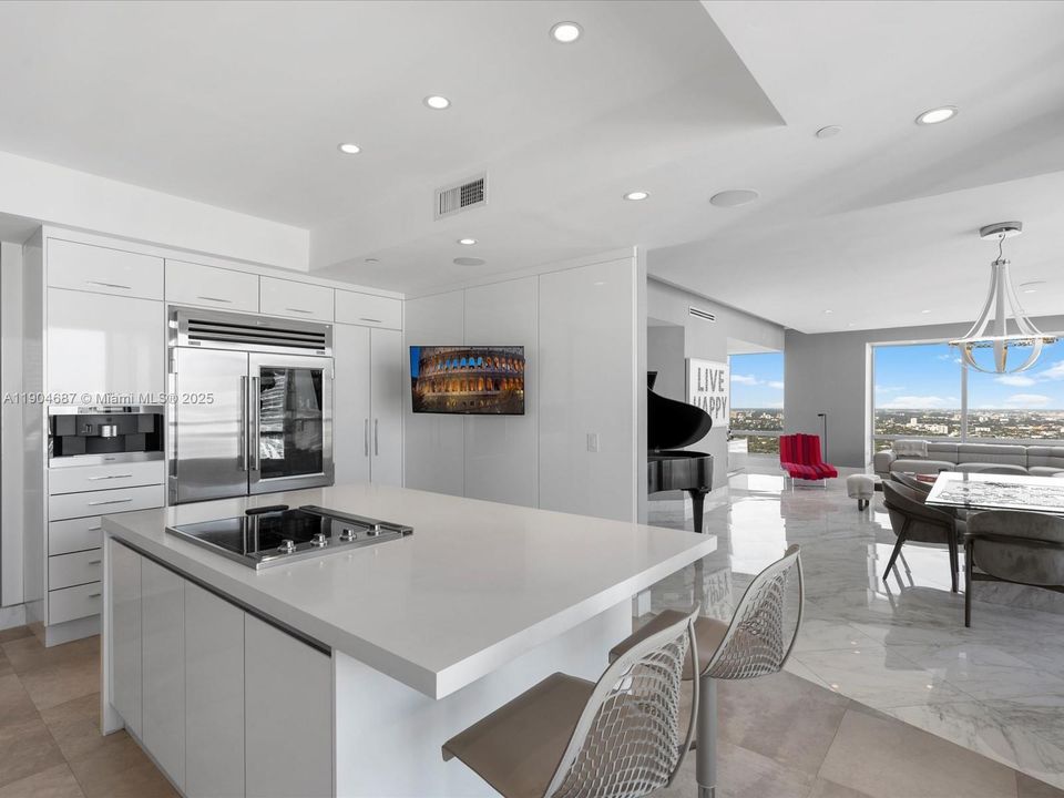 For Rent: $30,000 (3 beds, 3 baths, 4470 Square Feet)