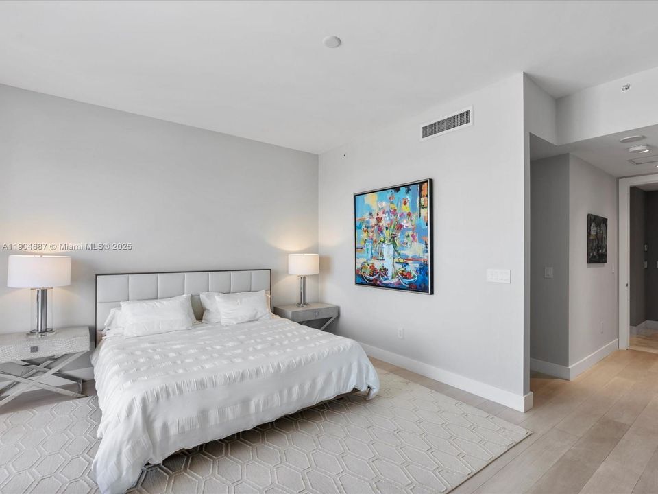 For Rent: $30,000 (3 beds, 3 baths, 4470 Square Feet)