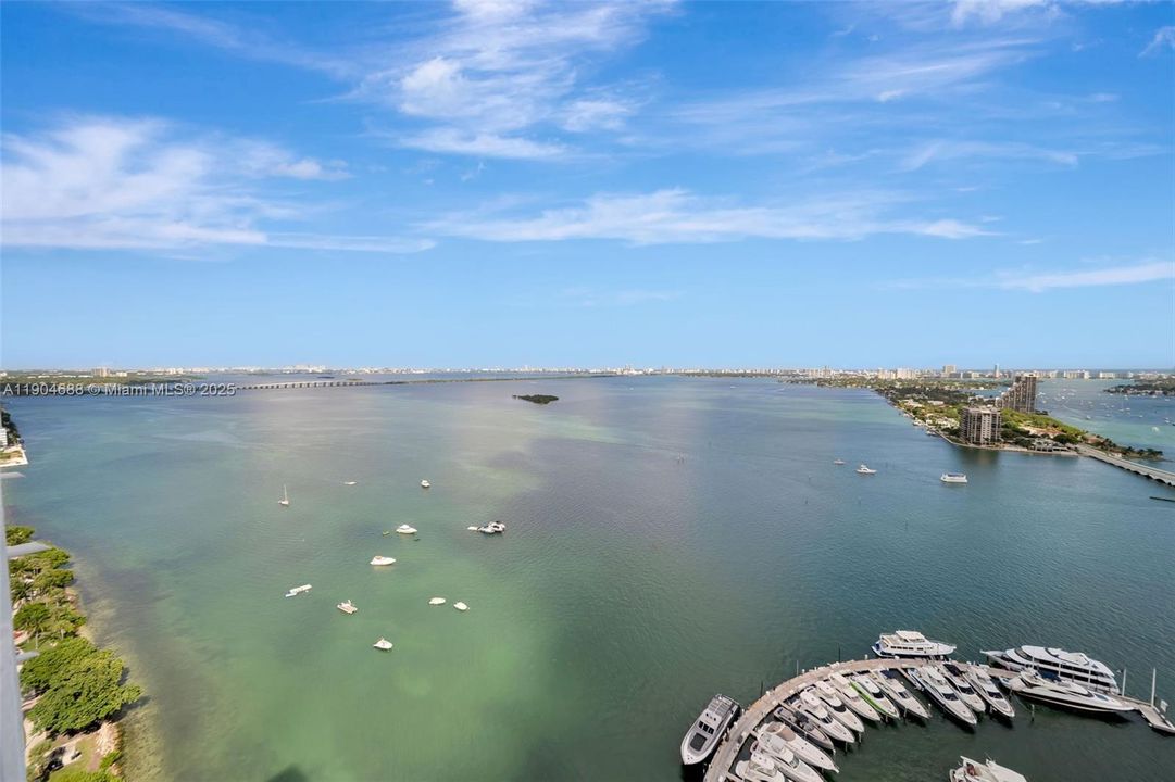 Active With Contract: $4,950 (2 beds, 2 baths, 1398 Square Feet)