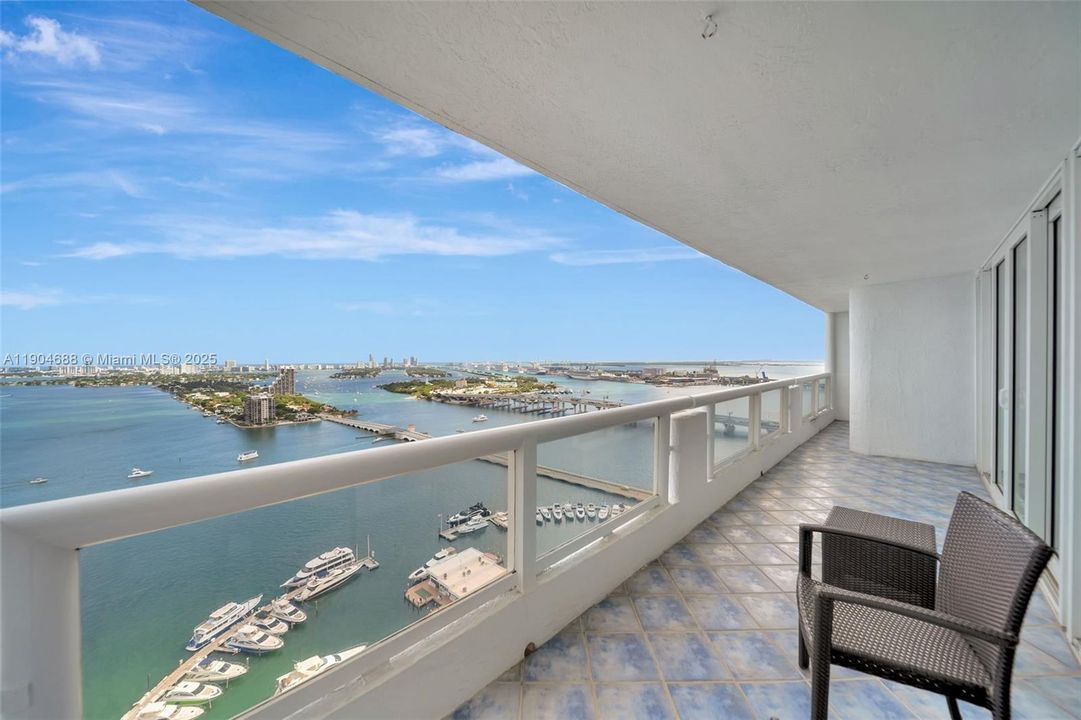 Active With Contract: $4,950 (2 beds, 2 baths, 1398 Square Feet)