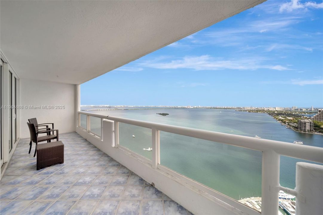 Active With Contract: $4,950 (2 beds, 2 baths, 1398 Square Feet)