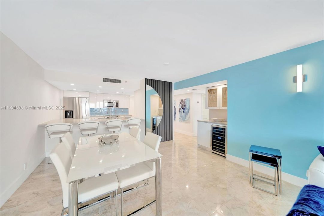 Active With Contract: $4,950 (2 beds, 2 baths, 1398 Square Feet)